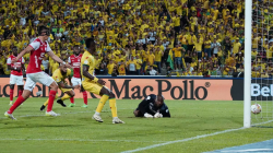 El Leopardo da el primer zarpazo: Bucaramanga le gana 1-0 la ida de la final a Santa Fe