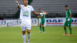 Dayro Moreno, enojado por la noticia de su fuga de la concentración del Once Caldas