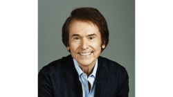 Raphael, Doctor Honoris Causa por una universidad española por su 'excepcional carrera'