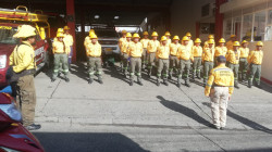 Bomberos indígenas de Riosucio (Caldas) viajaron a apoyar control de incendios en Tolima