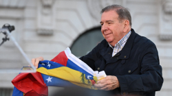 Miles de venezolanos se concentran en Madrid para pedir la investidura de Edmundo González