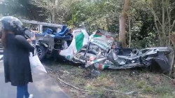 Mueren cinco personas en accidente en Caldas: ladrones aprovechan para llevarse la carga