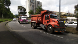 En imágenes: caravana de camioneros recorre vías principales en Manizales