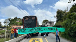 Paro camionero: así se encuentran este jueves las vías de Caldas por los bloqueos
