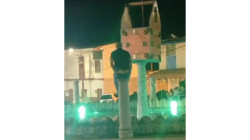 Video: Usó fuente insignia de Pácora (Caldas) para refrescar la rasca en Fiestas del Agua