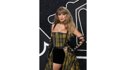 Taylor Swift lanzará libro de su gira y edición vinilo de su álbum 'TTPD' en Black Friday