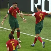 Dos goles de Bruno Fernandes clasifican a Portugal y ponen a temblar a Uruguay