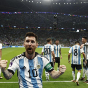 Gol y asistencia de Messi deshacen el lío argentino contra México