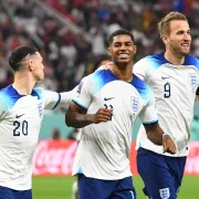 Inglaterra golea a Irán y se viste de favorita