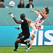 Croacia se acerca a octavos y elimina a Canadá