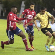 Águilas Doradas avanza y Santa Fe cede terreno en la Liga