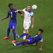Estados Unidos exhibe las costuras inglesas con empate 0-0