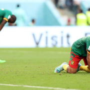 Camerún y Serbia empatan 3-3