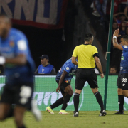 Se alarga la presión entre el DIM y Pereira por el título 