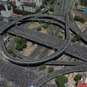 Caos generalizado en Buenos Aires: Argentina finaliza su caravana en helicóptero