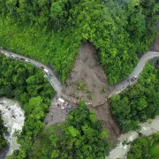 Al menos 3 muertos y 20 personas sepultadas tras deslizamiento en Pueblo Rico (Risaralda)