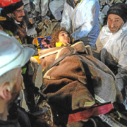 Siguen los rescates en Turquía y Siria tras 8 días del terremoto: cerca de 33 mil muertos