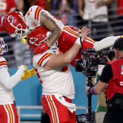Chiefs conquistan el Super Bowl ante Eagles con una enorme remontada