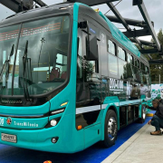 Bogotá inicia piloto de movilidad sostenible con hidrógeno en buses públicos