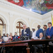 Gobierno radica proyecto de ley de sometimiento de grupos armados