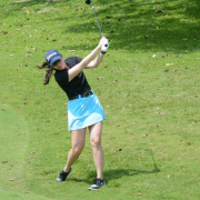 Un huilense y una caleña lideran el Ciudad de Manizales de Golf