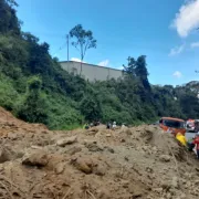 Paso a un carril en la vía Manizales - Bogotá, que estuvo cerrada por derrumbe en Maltería
