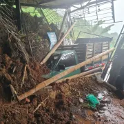 Aguacero en San José afectó ocho viviendas y dos vehículos