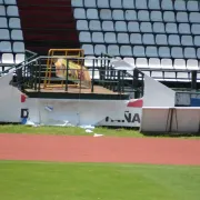 Daños en vallas y piedras afuera del estadio, panorama este miércoles en Palogrande