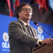 Presidente Petro propone rehacer la Carta Democrática de la OEA y reintegrar a Venezuela