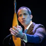 Juan Guaidó viaja a Miami tras llegar a Colombia para cumbre sobre Venezuela