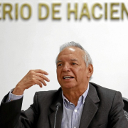 El ministro de Hacienda, Ricardo Bonilla, dice que el alza de intereses llega a su fin