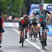 Denz svence su segunda etapa; Armirail nuevo líder del Giro de Italia