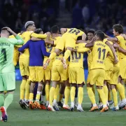 El Barcelona conquista el título de LaLiga de España tras aplastar al Espanyol