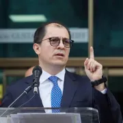 Fiscal Barbosa denuncia que Policía chuzó teléfono de exniñera de Laura Sarabia