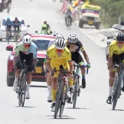 Miguel Ángel 'Supermán' López no deja nada a sus rivales y vuelve a ganar en la Vuelta