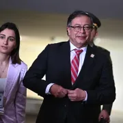 Petro asegura que su campaña no ha recibido dinero de narcos y que no acepta chantajes