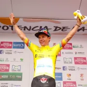 'Supermán' López triunfa en La Línea y gana su cuarta etapa en la Vuelta a Colombia