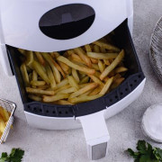 ¿Cómo hacer papas fritas en la freidora de aire?