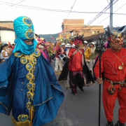 Diablo de Riosucio (Caldas) se paseó por Antioquia en festival internacional de teatro