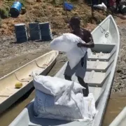 Entregan ayuda humanitaria a población del Chocó que sufre confinamiento