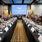 Colombia y Estados Unidos acuerdan implementar nueva política de drogas