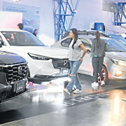 Rentar carro, otra opción que le ayudará a estrenar sin deudas