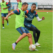 Once Caldas recibe a Atlético Huila en un clásico para defender la categoría en la Liga