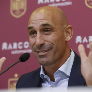 Luis Rubiales se niega a pedirle perdón a la futbolista Jenni Hermoso