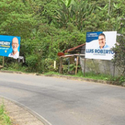 Supimos que: Muy cerca ubicaron ambas vallas políticas