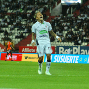 Lluvia del despilfarro para el Once Caldas ante el muro del Envigado