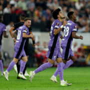 Golazo de Luis Díaz construye la remontada del Liverpool en la Europa League