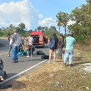 Tres personas lesionadas por choque de dos motos en la Troncal de Occidente (Anserma)