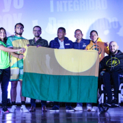 "¡Yo soy Caldas!" Deportistas recibieron la bandera para los Juegos Nacionales