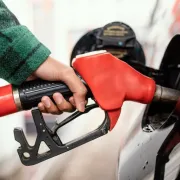 Camioneros, dispuestos a concertar con el Gobierno por aumentos del precio de la gasolina